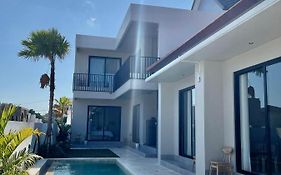 Mega Canggu Guest House